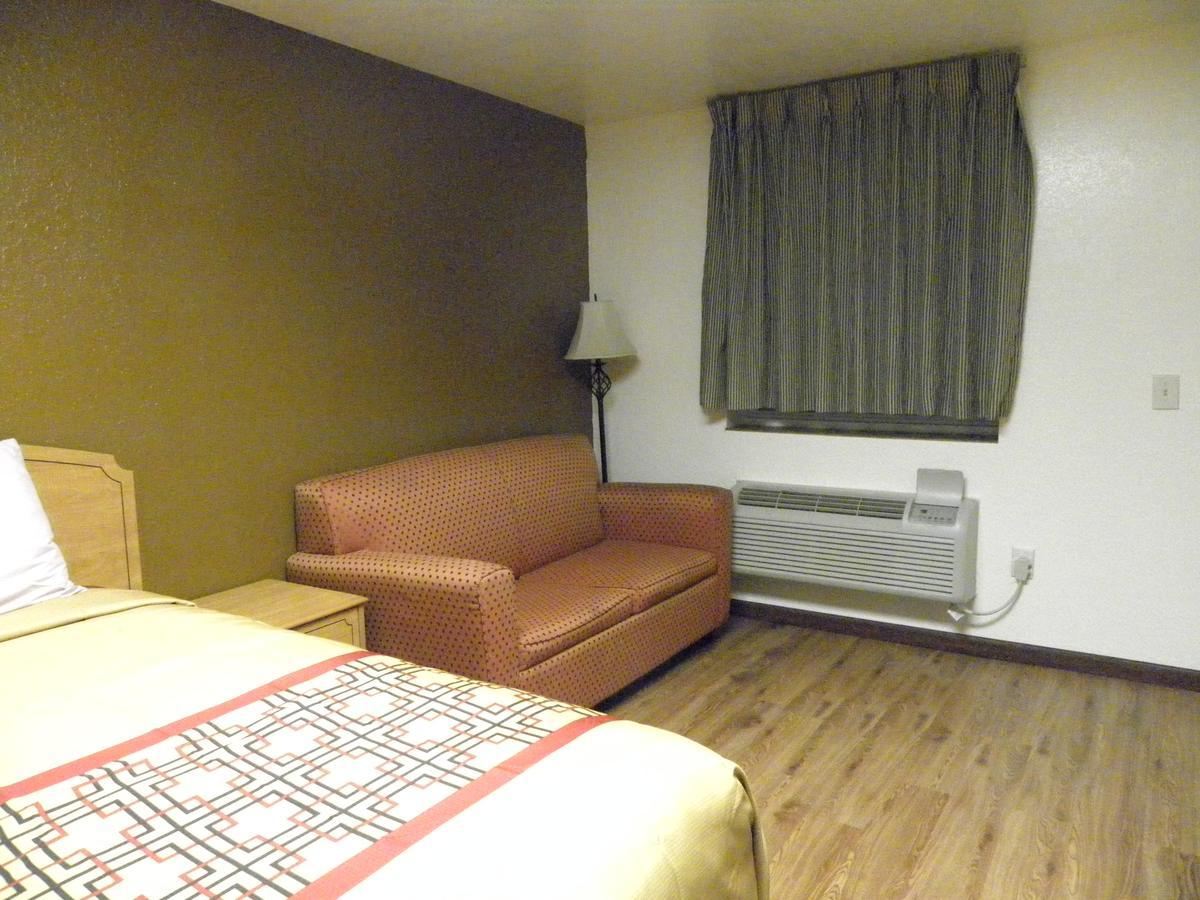Guest Inn Rogers Exteriör bild